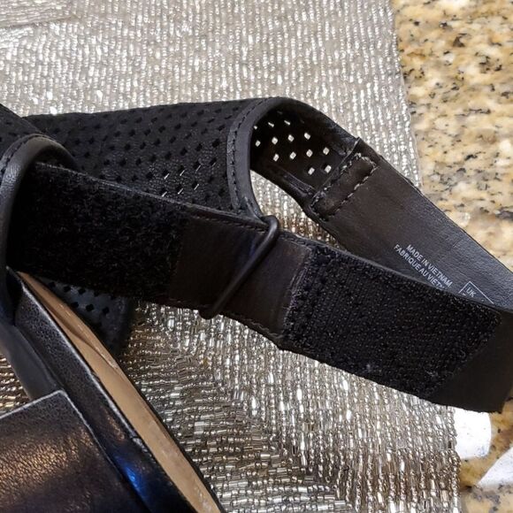 CLARK'S ARTISAN Black Leather Sandals - Size 10‎ - Picture 9 of 10